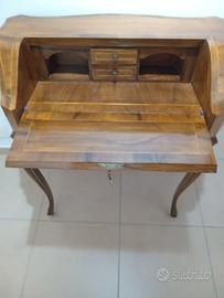 mobile antiquariato in piuma di mogano