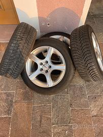 Cerchi in lega e gomme  erano montati su Audi A1