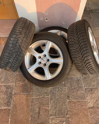 Cerchi in lega e gomme  erano montati su Audi A1