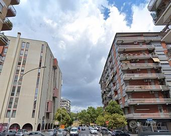 Garbatella bilocale con balcone e posto auto