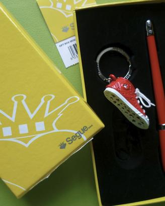 Set Penna e Portachiavi Converse Segue