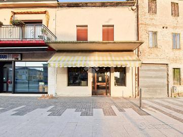 NEGOZIO A CASTAGNARO