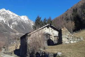 Baita da ristrutturare