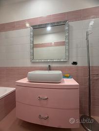 Mobile bagno completo di lavandino e specchio