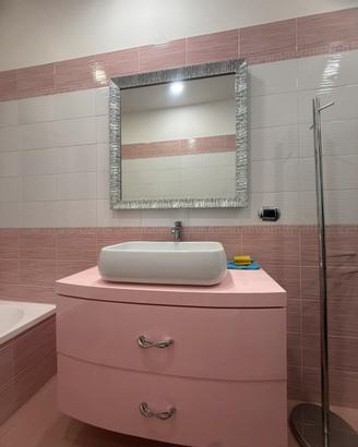 Mobile bagno completo di lavandino e specchio