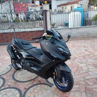 Yamaha T Max 560 - 2024