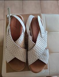 Sandali intrecciati Inuovo