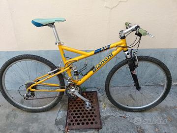 BICICLETTA MOUNTAIN BIKE