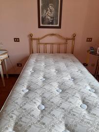 letto in ottone con  materasso 