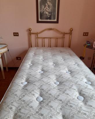 letto in ottone con  materasso 