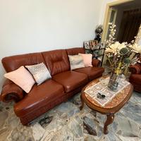 2 poltrone più divano 3 posti 1 tavolino