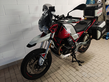 Moto guzzi V85TT EVOCATIVE GRAPHICS