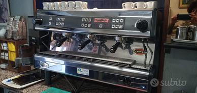 macchina caffè 3 gruppi  DALLA CORTE