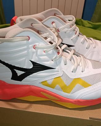 Scarpe Mizuno Wave Momentum Pro Mid 42,5