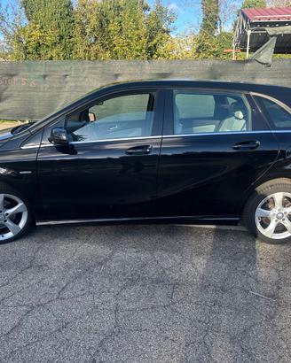 Mercedes b 200 Premium