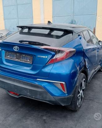 Toyota CHR 2017 Hybrid 2ZR-FXE demolita per ricam