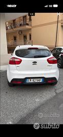 Auto kia rio 2012