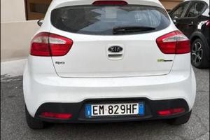 Auto kia rio 2012