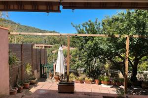 Villetta con giardino a Torre delle Stelle