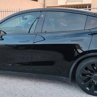 Model Y Performance IVA Esposta