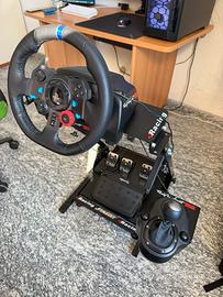 Logitech g29 con pedaliera, cambio ad H e stand.