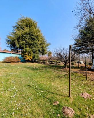 Chalet in legno con giardino vicino ad Arona