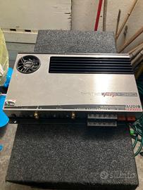 Amplificatore per auto