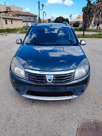 Comoda e praticissima Dacia Sandero Stepway