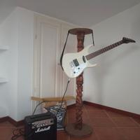 Chitarra elettrica e amplificatore portatile