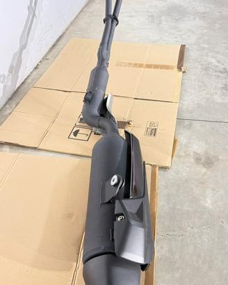 Scarico originale Yamaha TMAX 560 2020 (mai usato)