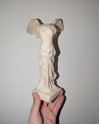 Statua Dea Greca Nike Vittoria di Samotracia