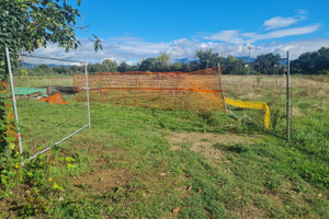 Casa colonica più terreno