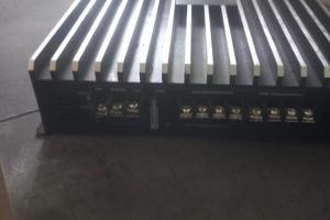 amplificatore per auto