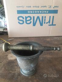 Antico mortaio con pestello in bronzo xvfarmacia