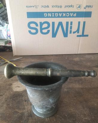 Antico mortaio con pestello in bronzo xvfarmacia