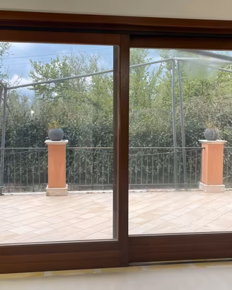 4 Infissi in legno noce altissima qualità