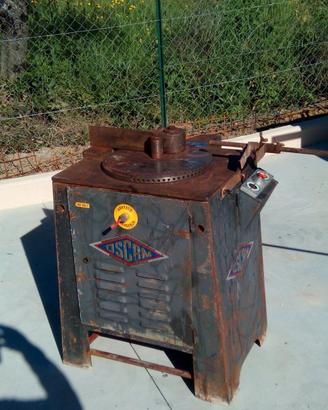 Taglia e piegaferro usato