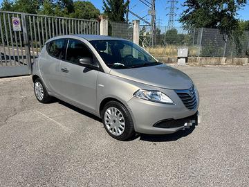 YPSILON 1.2 69 CV 5P GPL ECOCHIC GOLD
