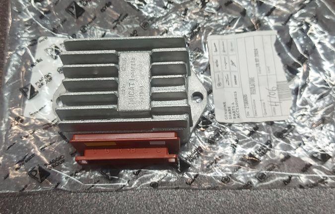 REGOLATORE DI TENSIONE NUOVO ORIG. APE CROSS