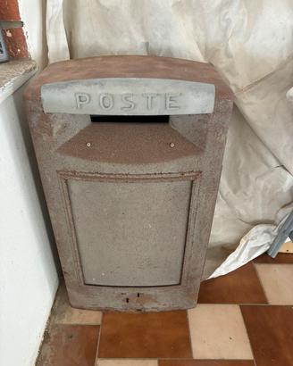 Cassetta postale