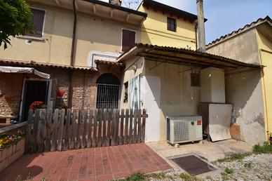 4 LOCALI A CASTIGLIONE DELLE STIVIERE