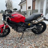 Ducati Monster 696