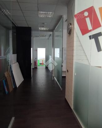 UFFICIO A CARONNO PERTUSELLA