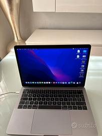 MacBook Pro 13” (2017) – 2 porte Thunderbolt 3