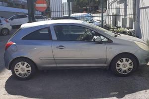 Opel corsa sinistrata