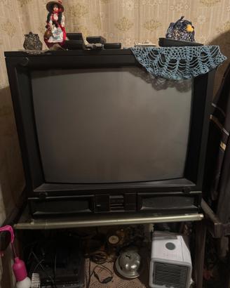 Tv perfettamente funzionante soli 10 brionvega cia