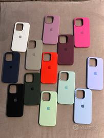 Cover iphone 14pro silicone con logo  a p p l e
