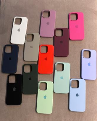 Cover iphone 14pro silicone con logo  a p p l e