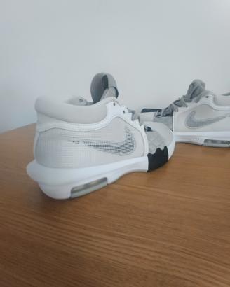 nike Lebron witness 8