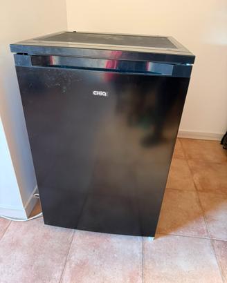 Congelatore verticale Chiq 90L